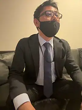 RYUICHI 1919 online show from April 21, 2026, 11:17 am