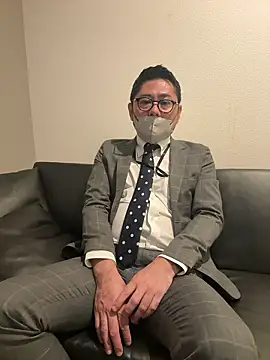 RYUICHI 1919 online show from May 20, 2026, 10:34 am