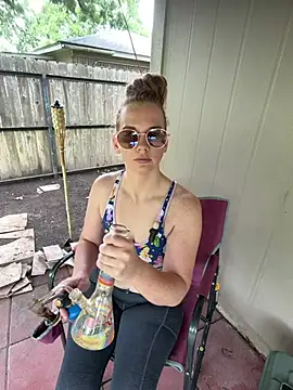 RoxyRedXO12 online show from April 22, 2026, 6:04 pm