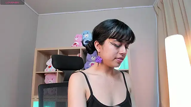 Saphyralux online show from May 30, 2026, 10:37 pm
