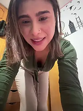 Snapshot of Emmaliz14 chatting on March 31, 2026, 7:49 pm Emmaliz14 online show from March 31, 2026, 7:49 pm