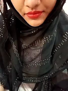 Miss Noor   online show from April 23, 2026, 6:42 am