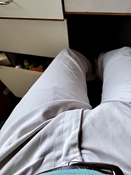 Snapshot of VarsetilJuli chatting on April 5, 2026, 10:44 am VarsetilJuli online show from April 5, 2026, 10:44 am