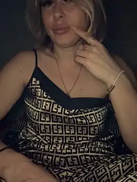 Snapshot of peach_widow chatting on April 2, 2026, 7:31 pm peach widow online show from April 2, 2026, 7:31 pm