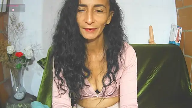 SamanttaLopez online show from June 3, 2026, 10:49 am