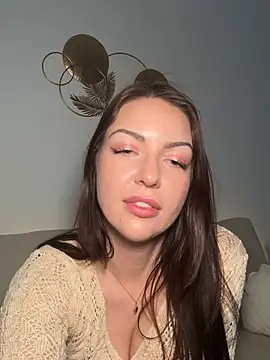 xLunaBliss online show from April 1, 2026, 5:32 pm