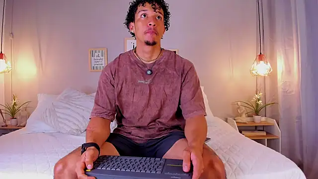 Snapshot of dominik_drake chatting on July 7, 2026, 12:20 pm dominik drake online show from July 7, 2026, 12:20 pm