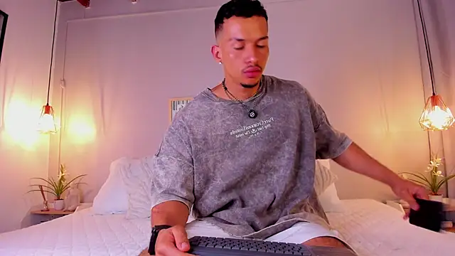 Snapshot of dominik_drake chatting on July 10, 2026, 12:16 pm dominik drake online show from July 10, 2026, 12:16 pm