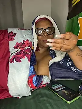 BoobsQueeen online show from July 4, 2026, 5:14 am