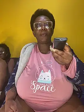 BoobsQueeen online show from July 20, 2026, 12:40 am