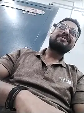 herochoclateboy online show from June 4, 2026, 4:39 am