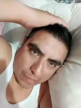 Snapshot of Manuel3910 chatting on May 30, 2026, 10:15 pm Manuel3910 online show from May 30, 2026, 10:15 pm