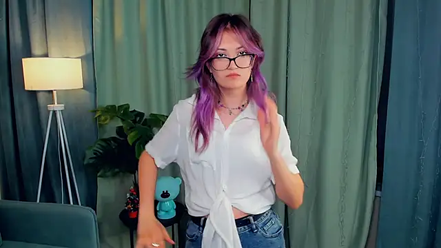 Snapshot of SuRenzi chatting on March 31, 2026, 5:04 pm SuRenzi online show from March 31, 2026, 5:04 pm