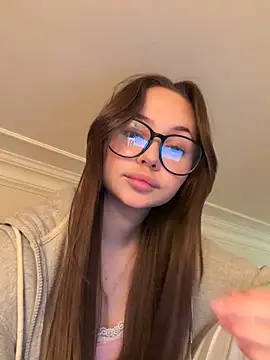 NIKAGPT online show from April 1, 2026, 8:17 pm