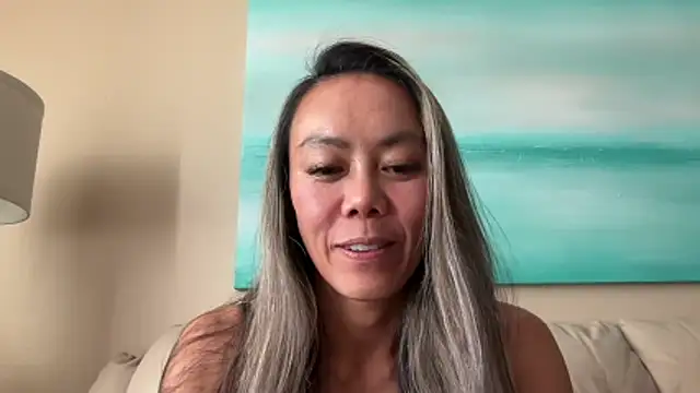 HawaiianSubMILF online show from April 2, 2026, 11:00 pm