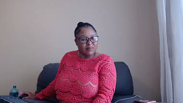 xxZoeyx online show from March 5, 2026, 5:04 am