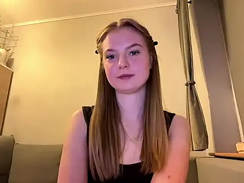 MargaretCutegirl online show from April 13, 2026, 6:34 pm