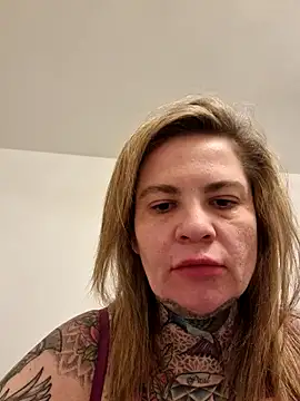 ellarealbrazilian online show from March 31, 2026, 8:33 pm