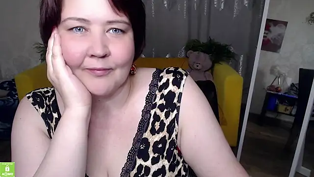 Snapshot of QUEEN02030 chatting on June 15, 2026, 10:26 am QUEEN02030 online show from June 15, 2026, 10:26 am