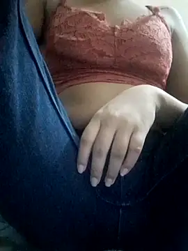 Snapshot of Reena-121 chatting on April 8, 2026, 6:53 pm Reena-121 online show from April 8, 2026, 6:53 pm