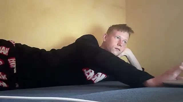 Snapshot of dreamy_devi1 chatting on April 14, 2026, 11:48 am dreamy devi1 online show from April 14, 2026, 11:48 am