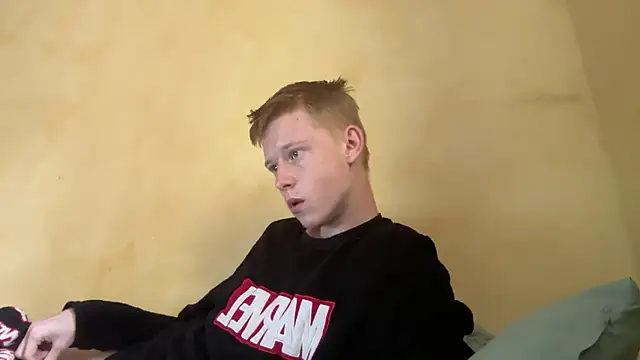 Snapshot of dreamy_devi1 chatting on April 5, 2026, 1:07 pm dreamy devi1 online show from April 5, 2026, 1:07 pm