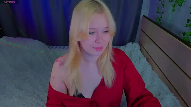 Snapshot of unburnedgirl chatting on July 16, 2026, 3:20 pm unburnedgirl online show from July 16, 2026, 3:20 pm