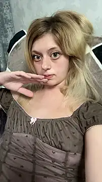 Snapshot of AkinaHaruko chatting on April 27, 2026, 4:43 am AkinaHaruko online show from April 27, 2026, 4:43 am
