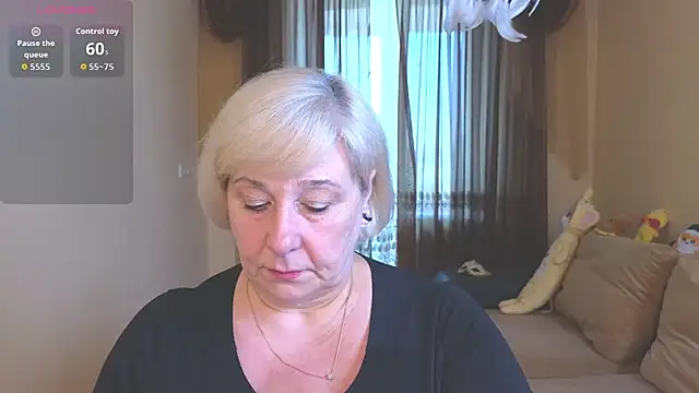 Snapshot of Milane_Milky chatting on April 6, 2026, 4:57 am Milane Milky online show from April 6, 2026, 4:57 am