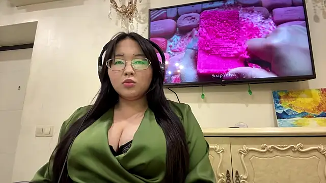 Snapshot of Feylinmay chatting on April 24, 2026, 9:28 pm Feylinmay online show from April 24, 2026, 9:28 pm