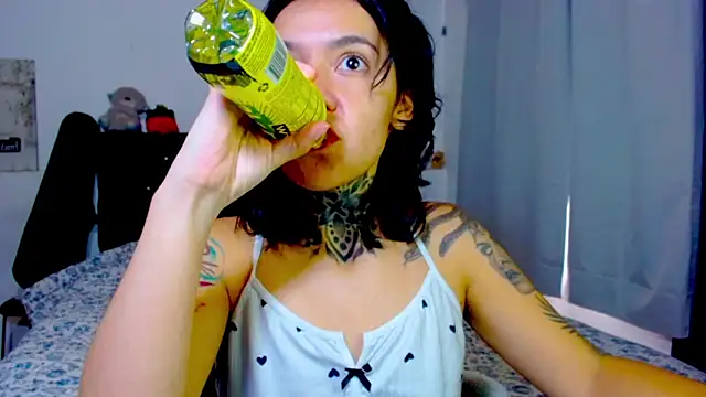 LannieGonzales online show from June 1, 2026, 3:22 pm