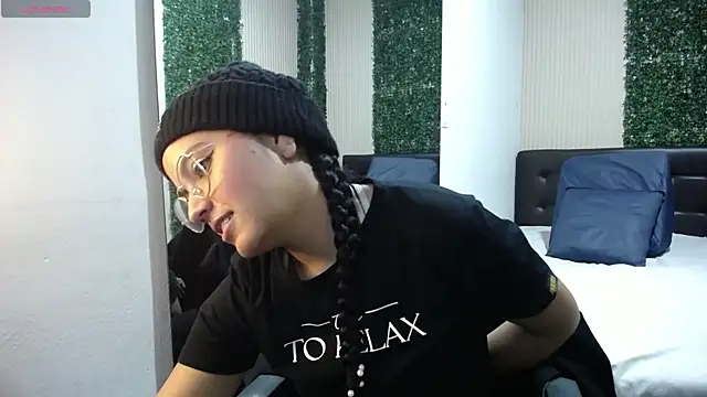 roxxyblack01 online show from June 2, 2026, 1:38 am