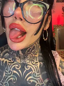 Musedreams online show from May 5, 2026, 12:46 am