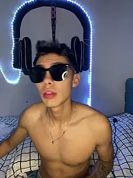 jmaxter online show from April 20, 2026, 4:04 am