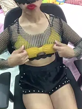 Snapshot of SUMITI_ chatting on April 3, 2026, 7:42 pm SUMITI online show from April 3, 2026, 7:42 pm