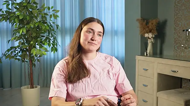 Snapshot of WeiReece chatting on April 1, 2026, 9:43 am WeiReece online show from April 1, 2026, 9:43 am