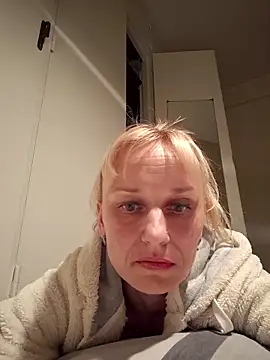 RinaSunX online show from April 3, 2026, 12:50 am