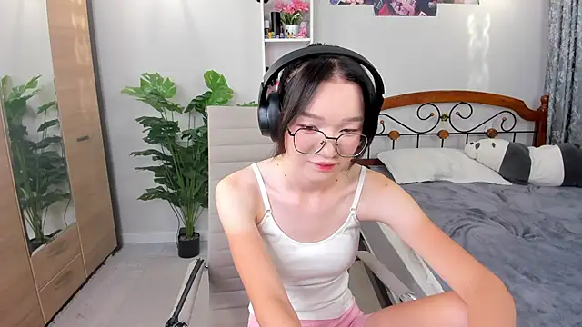 Snapshot of syuri_sun chatting on July 19, 2026, 5:10 pm syuri sun online show from July 19, 2026, 5:10 pm