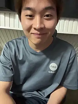 Snapshot of QingLong0012026 chatting on April 4, 2026, 2:23 pm QingLong0012026 online show from April 4, 2026, 2:23 pm