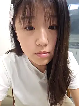 mianmian-666 online show from May 12, 2026, 1:06 pm