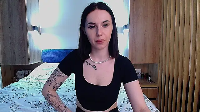 Sour Berry  online show from May 8, 2026, 3:05 pm