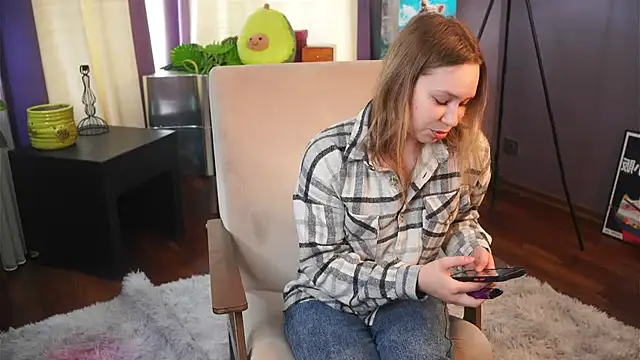 MathaConnie online show from April 5, 2026, 4:52 am