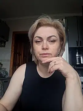 SylvieGold453 online show from May 1, 2026, 2:22 pm