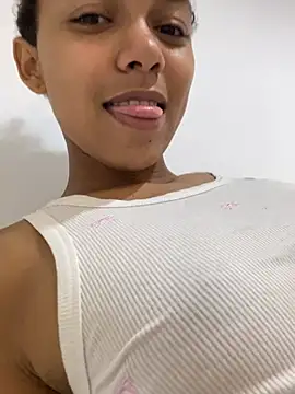 Snapshot of aitana_ross chatting on March 31, 2026, 4:20 pm aitana ross online show from March 31, 2026, 4:20 pm