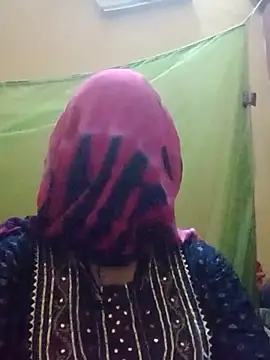 riya12  online show from April 5, 2026, 10:11 am