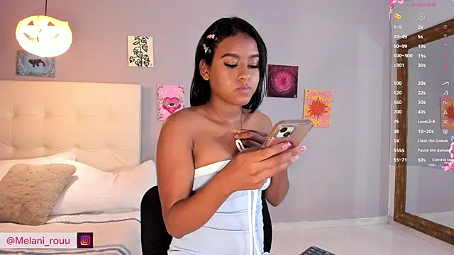 Melaniaa Roussee online show from June 5, 2026, 2:16 am