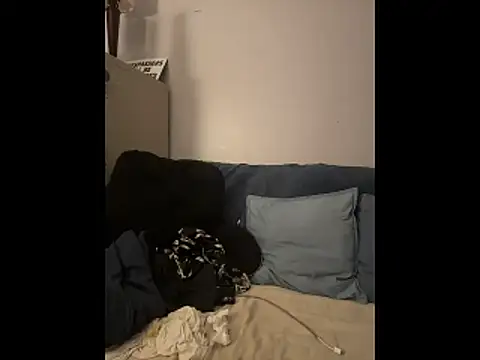 Snapshot of JRNBLU44 chatting on April 6, 2026, 8:26 am JRNBLU44 online show from April 6, 2026, 8:26 am