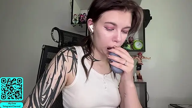MadalynNosel online show from July 19, 2026, 7:06 am