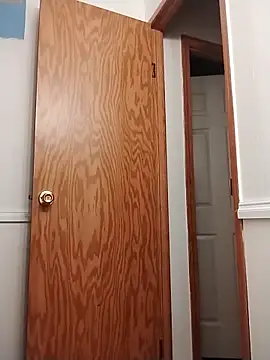 cumshow2323 online show from April 1, 2026, 6:37 am