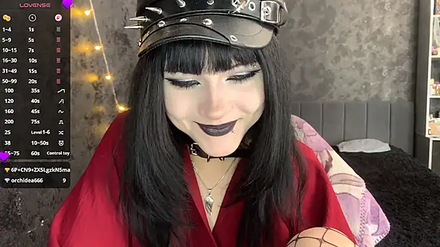 Snapshot of EmilyEmbears chatting on June 15, 2026, 7:19 am EmilyEmbears online show from June 15, 2026, 7:19 am